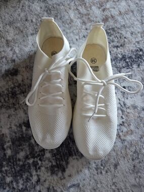 Women's White Knit Breathable Slip-On Lace-Up Sneakers